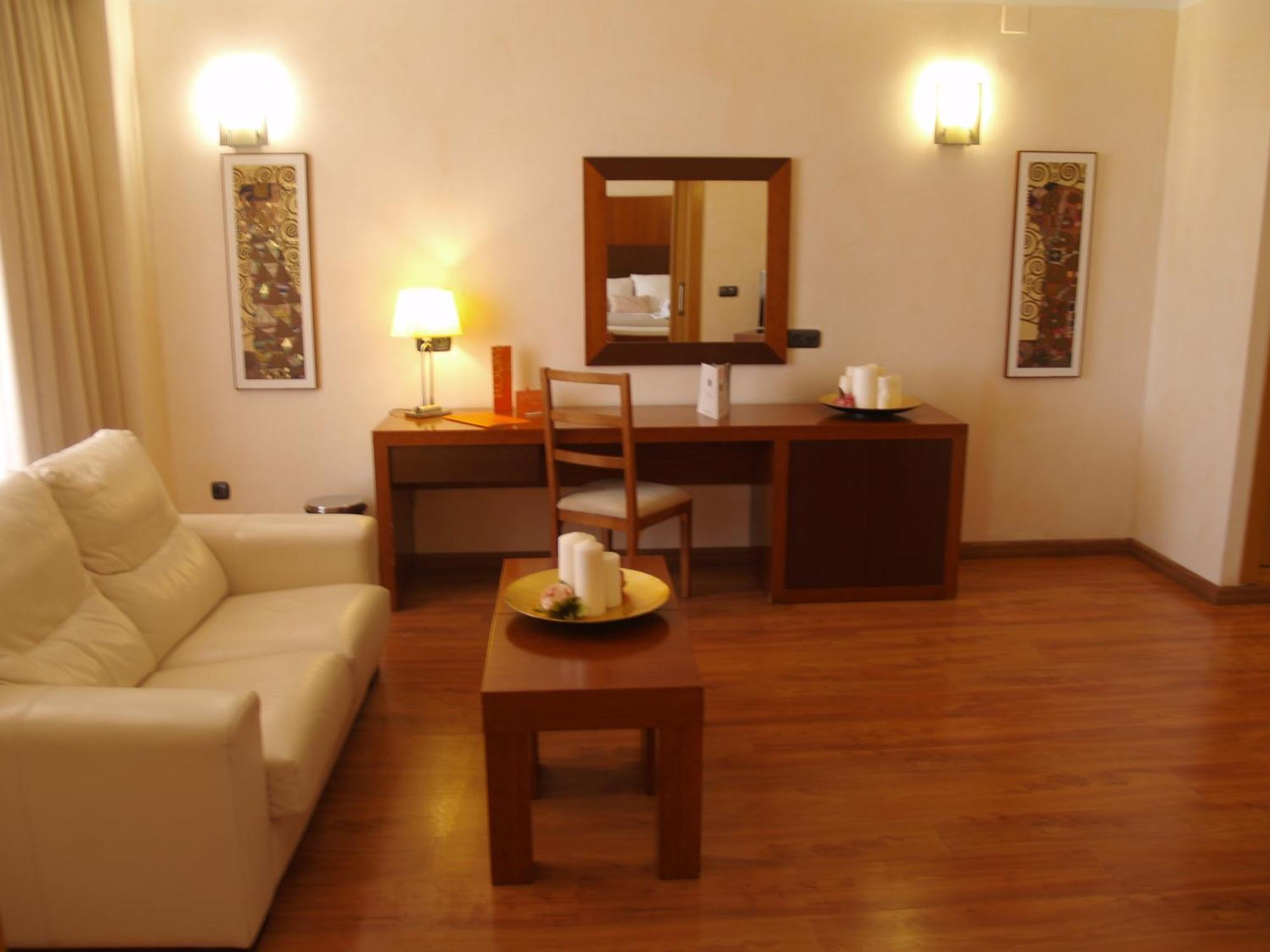 Hotel Montera Plaza Los Barrios Zewnętrze zdjęcie