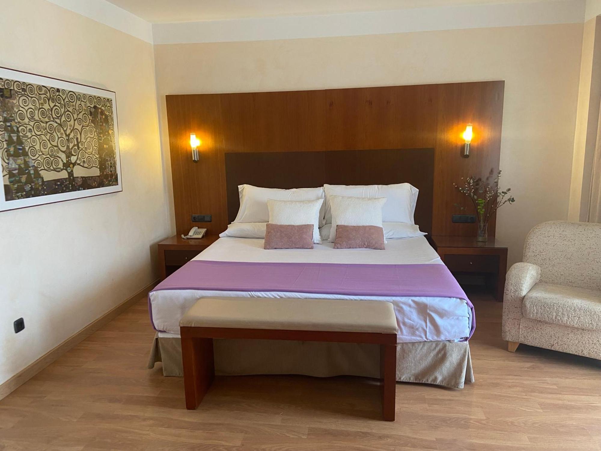 Hotel Montera Plaza Los Barrios Zewnętrze zdjęcie